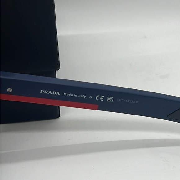 Prada 
Linea Rossa square-frame sunglasses - navy - Picture 8 of 14